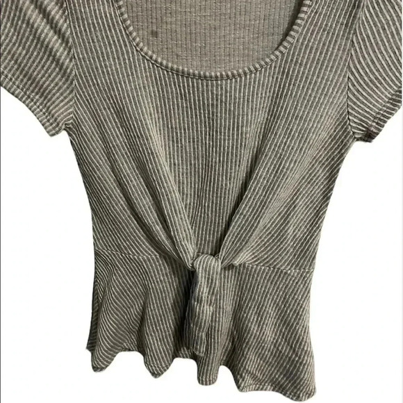 Caution to the wind blouse size Medium - Picture 1 of 5